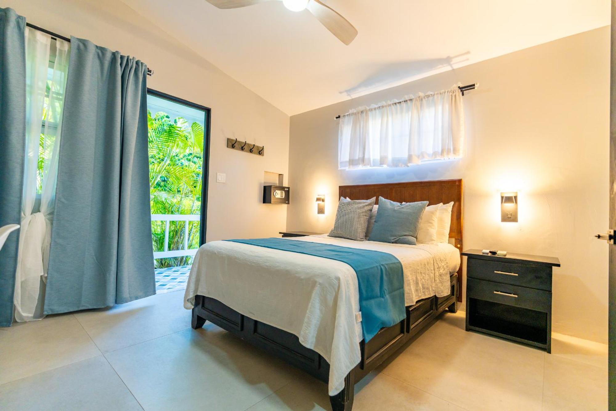 Travellers Beach Resort Negril Kültér fotó