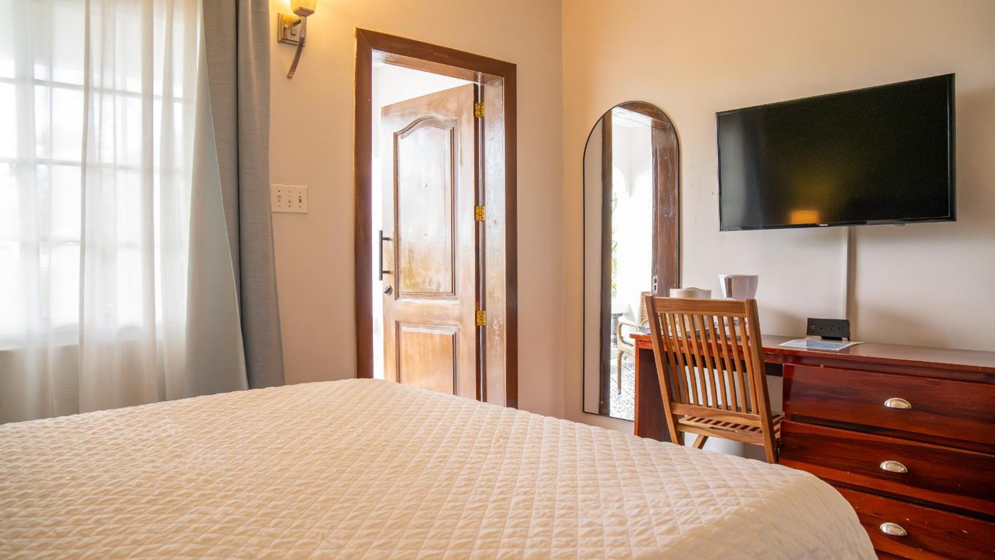 Travellers Beach Resort Negril Kültér fotó