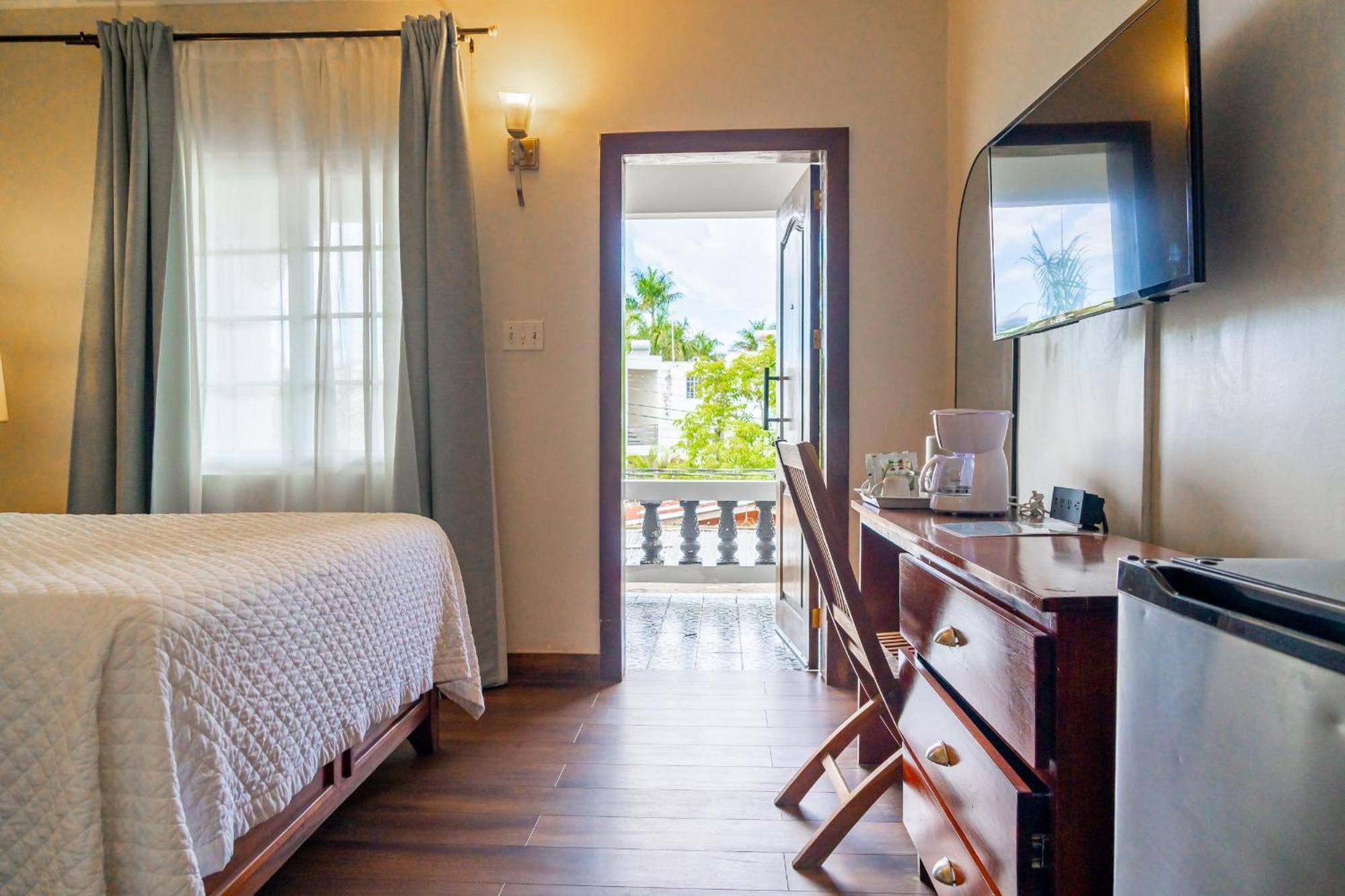 Travellers Beach Resort Negril Kültér fotó