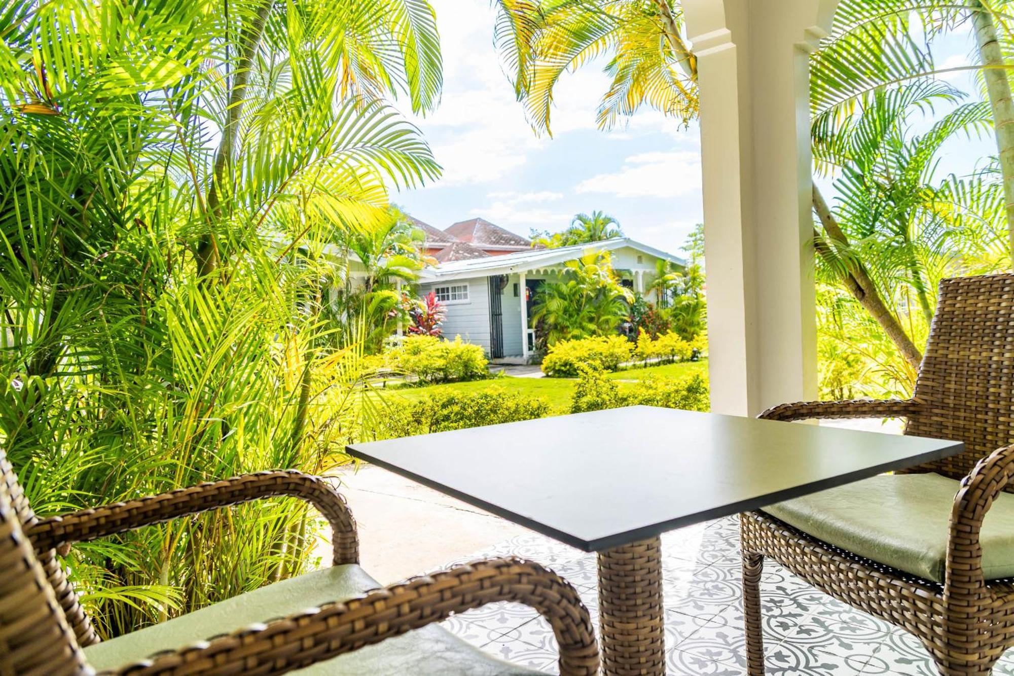 Travellers Beach Resort Negril Kültér fotó